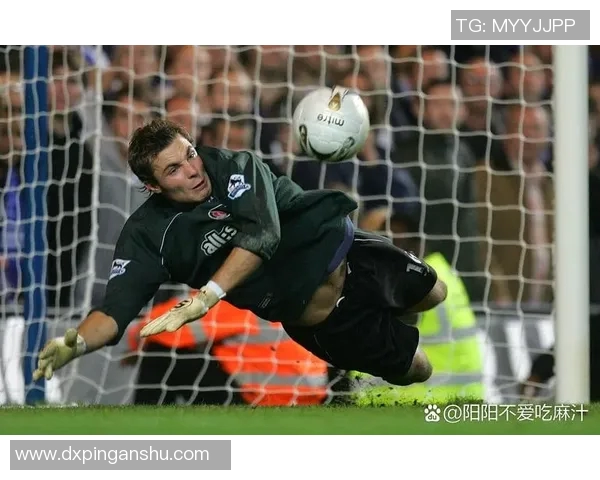 实况足球布冯：传奇门将的辉煌历程与游戏中的精彩表现